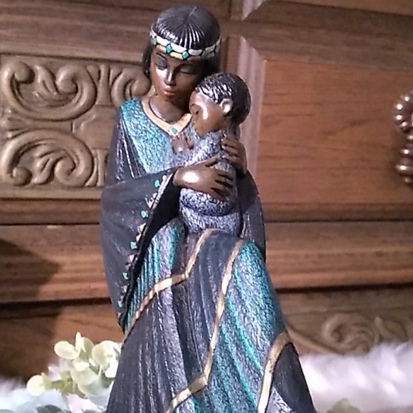 MOTHERHOOD MAHOGANY FIGURINE MUSICAL - Picture 4 of 8